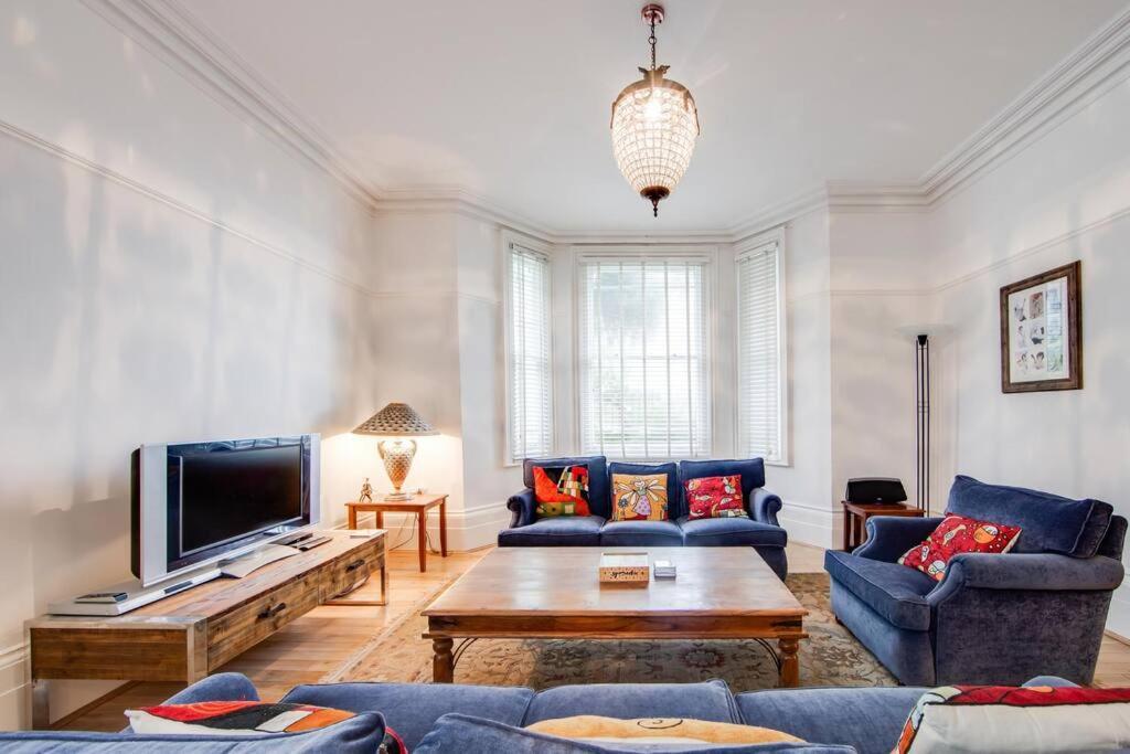 Princes Villa - Large Fully Self Contained Flat, 5 Minutes From The Sea ヘイスティングス エクステリア 写真