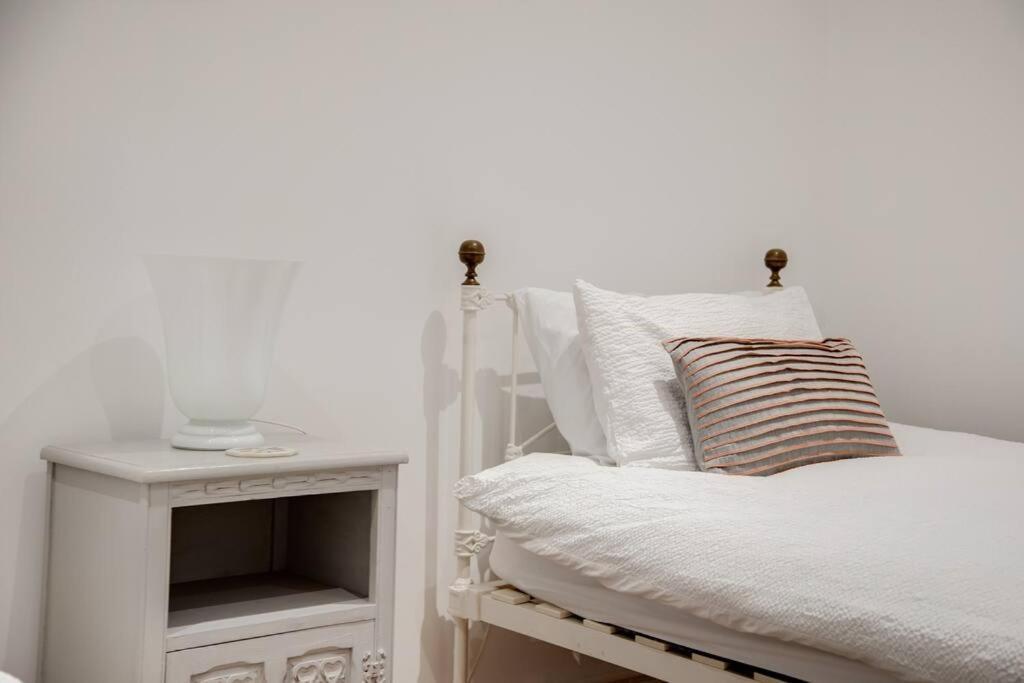 Princes Villa - Large Fully Self Contained Flat, 5 Minutes From The Sea ヘイスティングス エクステリア 写真