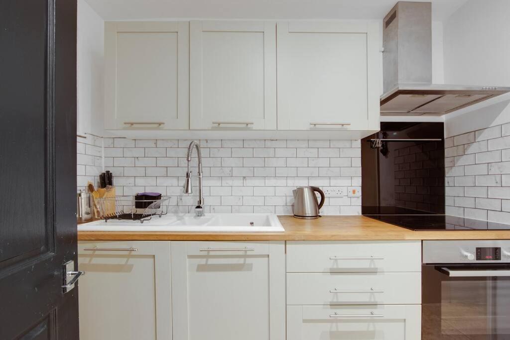 Princes Villa - Large Fully Self Contained Flat, 5 Minutes From The Sea ヘイスティングス エクステリア 写真
