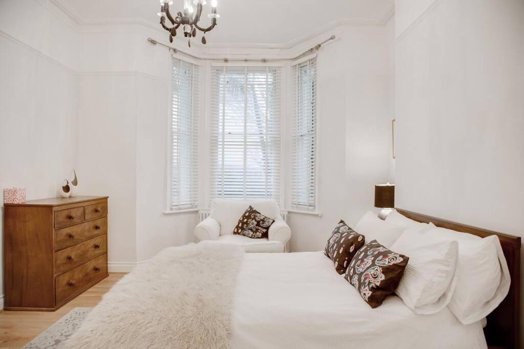 Princes Villa - Large Fully Self Contained Flat, 5 Minutes From The Sea ヘイスティングス エクステリア 写真