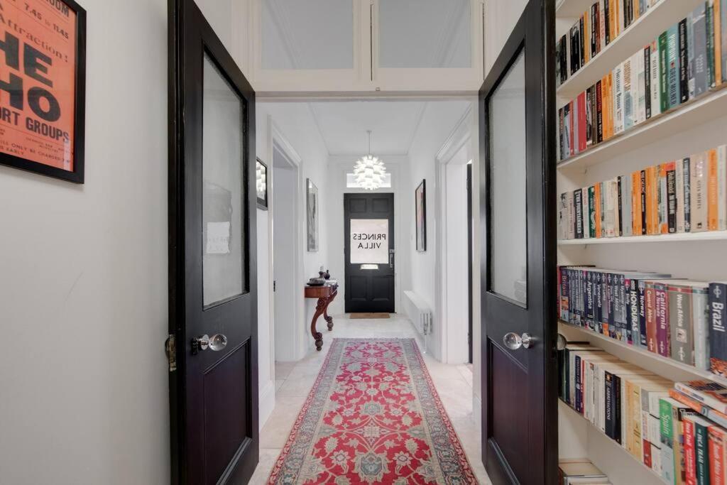 Princes Villa - Large Fully Self Contained Flat, 5 Minutes From The Sea ヘイスティングス エクステリア 写真